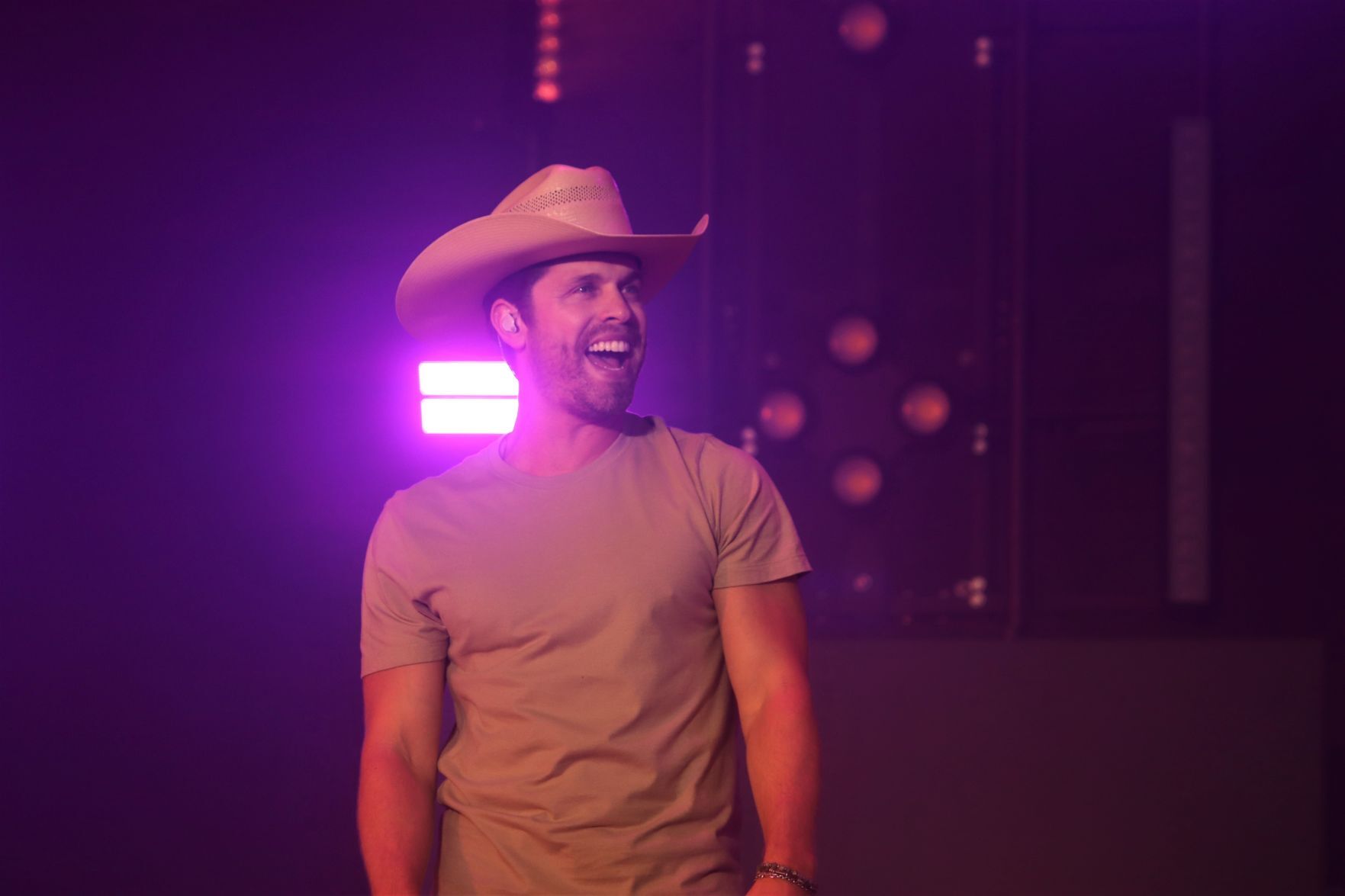 Dustin Lynch